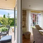 Prachtige Vakantiewoning Aan Water Met Grote Tuin
