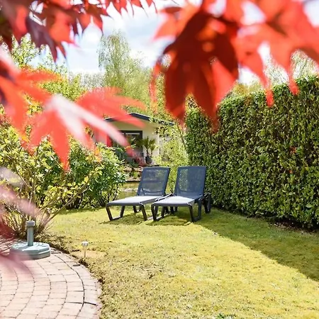Chalet Prachtige Vakantiewoning Aan Water Met Grote Tuin Voorthuizen