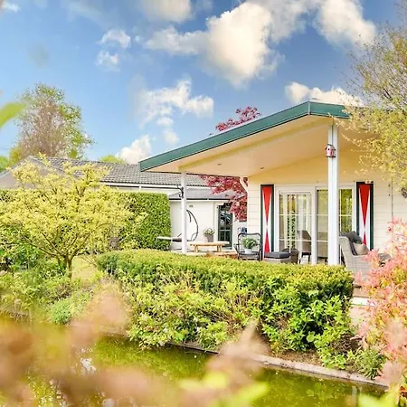 Prachtige Vakantiewoning Aan Water Met Grote Tuin Voorthuizen