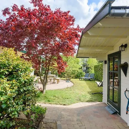 Chalet Prachtige Vakantiewoning Aan Water Met Grote Tuin *