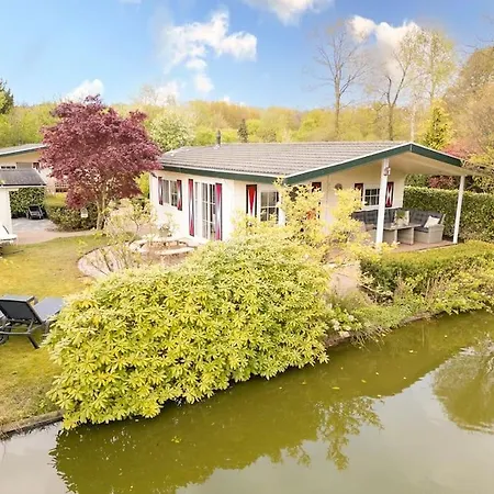 Prachtige Vakantiewoning Aan Water Met Grote Tuin Chalet Voorthuizen