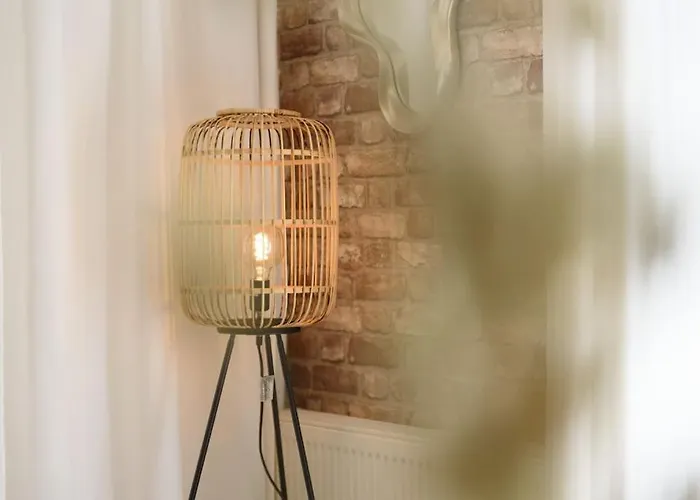 Prachtige Vakantiewoning Aan Water Met Grote Tuin Alpstuga *