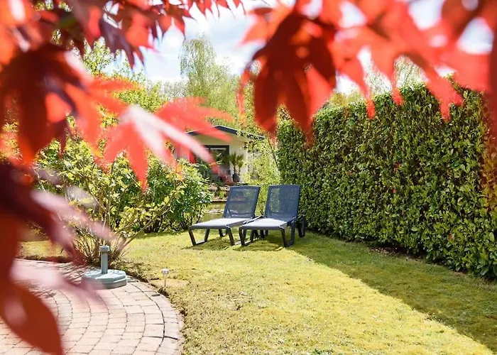 Alpstuga Prachtige Vakantiewoning Aan Water Met Grote Tuin Voorthuizen