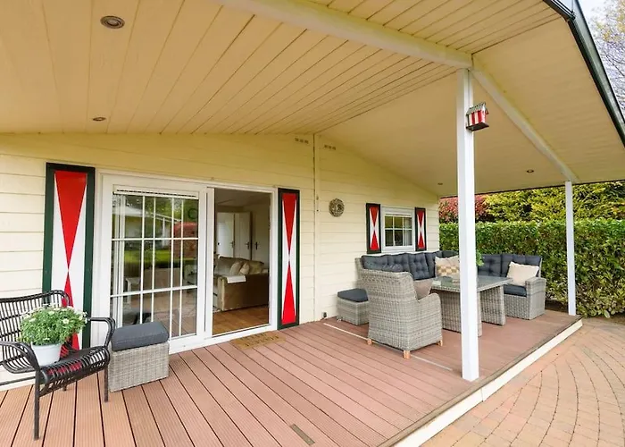 Alpstuga Prachtige Vakantiewoning Aan Water Met Grote Tuin