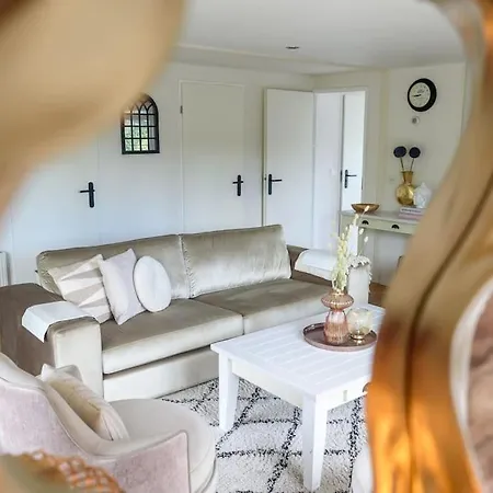 Prachtige Vakantiewoning Aan Water Met Grote Tuin Σαλέ *